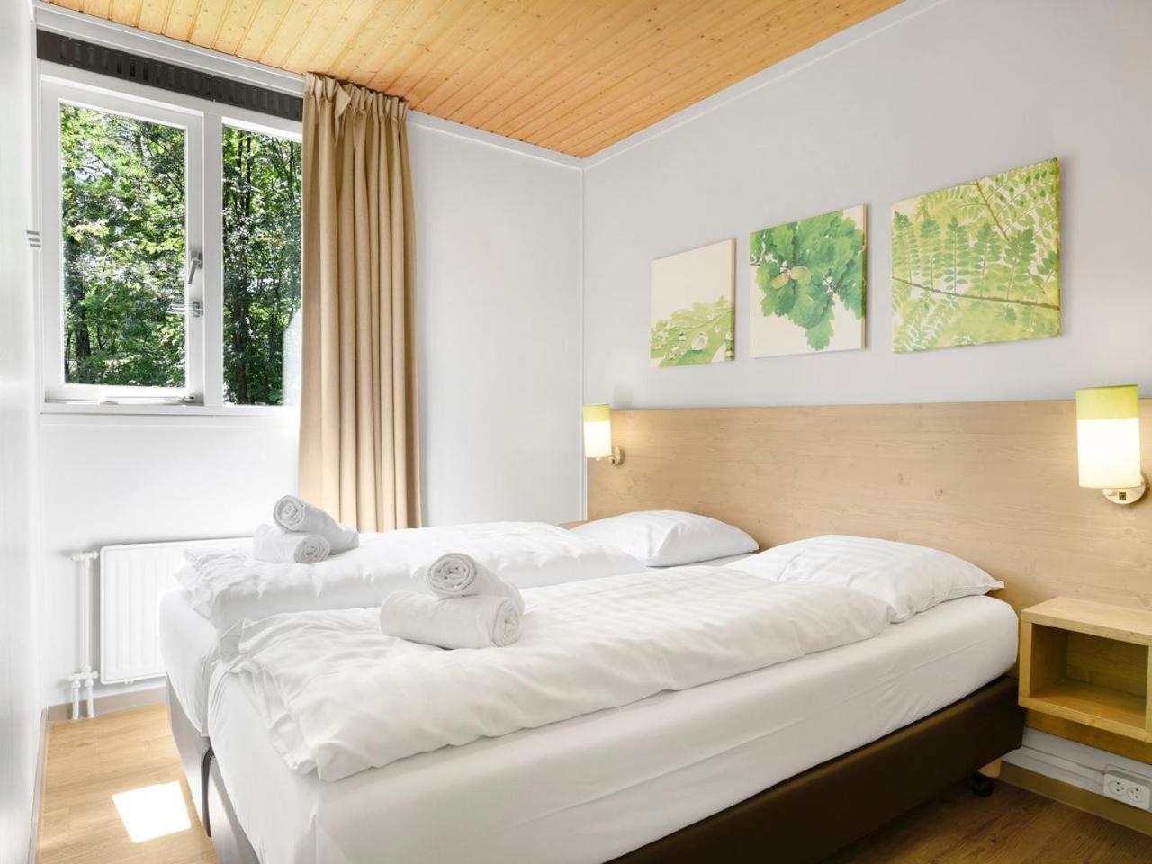 Luxury 4-Person Bungalow In The Holiday Park Landal Twenhaarsveld Holten Room photo