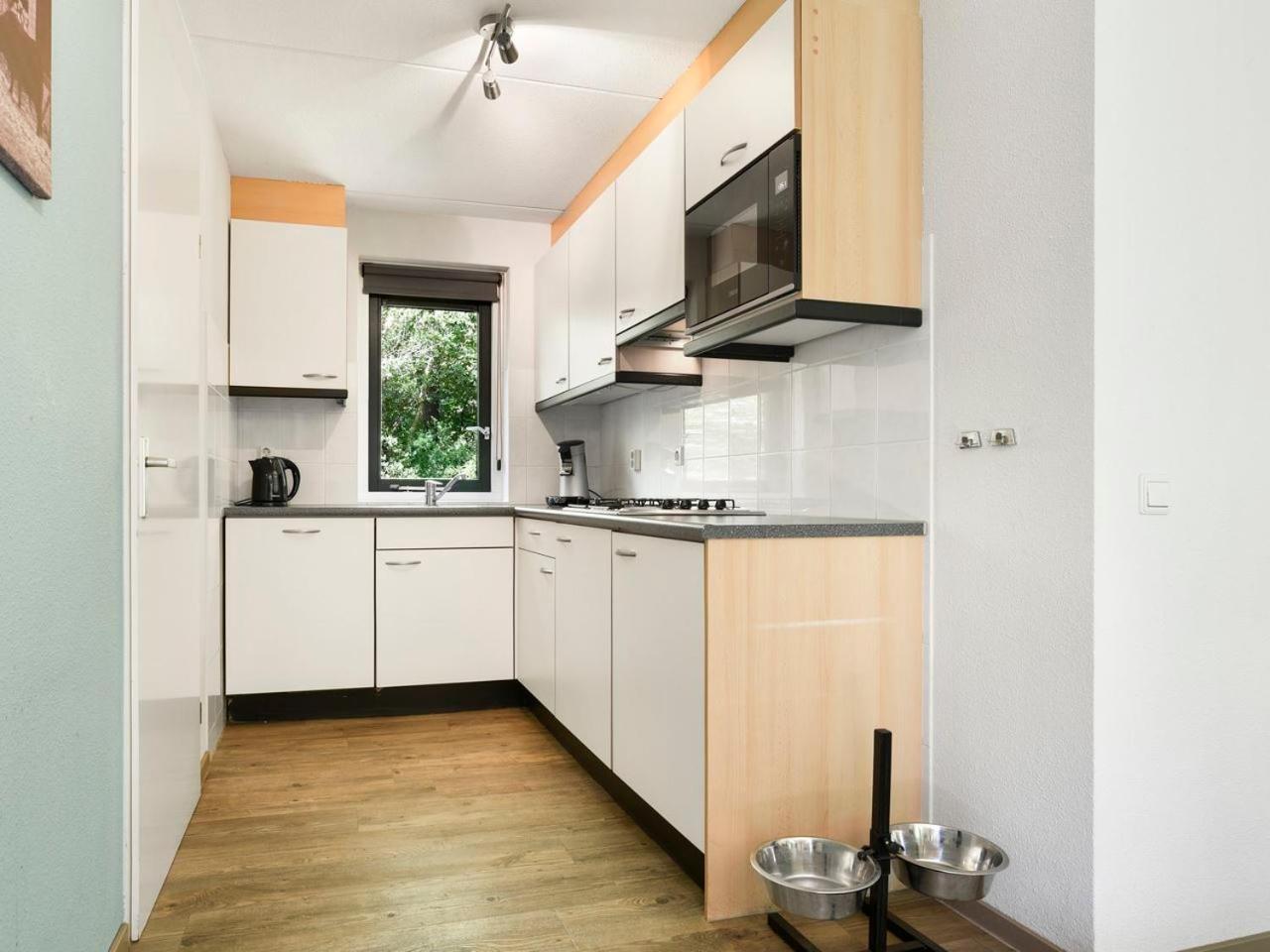 Luxury 4-Person Bungalow In The Holiday Park Landal Twenhaarsveld Holten Room photo