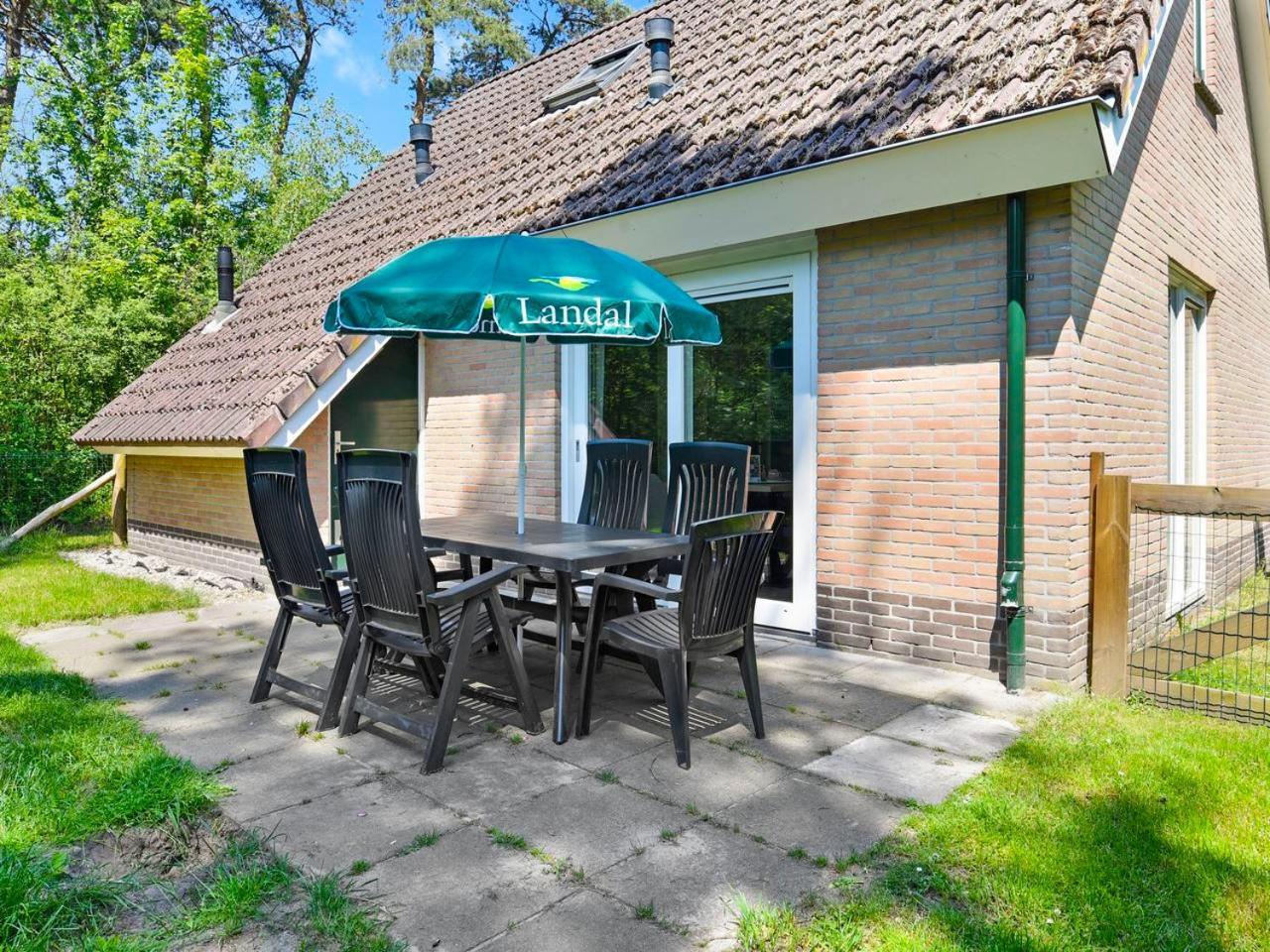 Luxury 4-Person Bungalow In The Holiday Park Landal Twenhaarsveld Holten Room photo