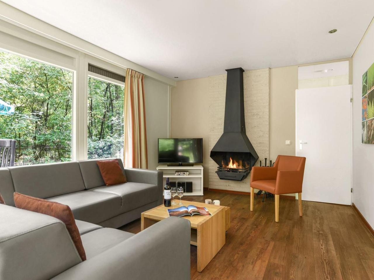 Luxury 4-Person Bungalow In The Holiday Park Landal Twenhaarsveld Holten Room photo