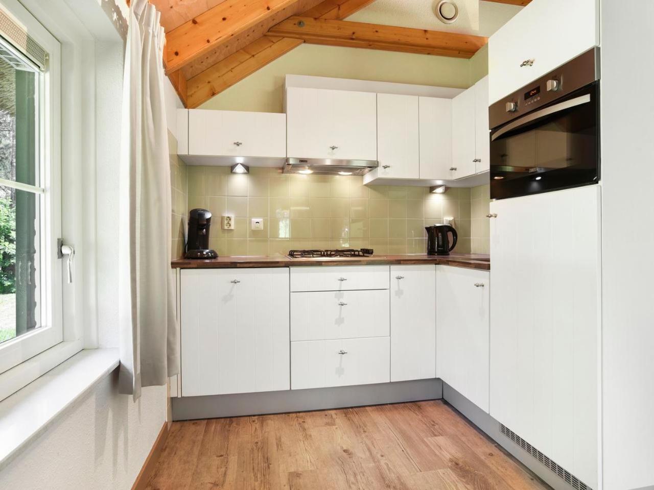 Luxury 4-Person Bungalow In The Holiday Park Landal Twenhaarsveld Holten Room photo