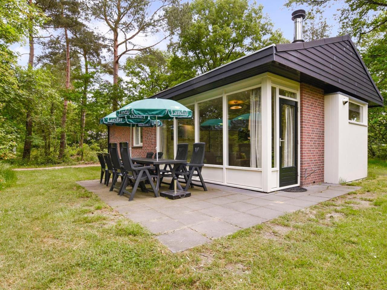 Luxury 4-Person Bungalow In The Holiday Park Landal Twenhaarsveld Holten Room photo