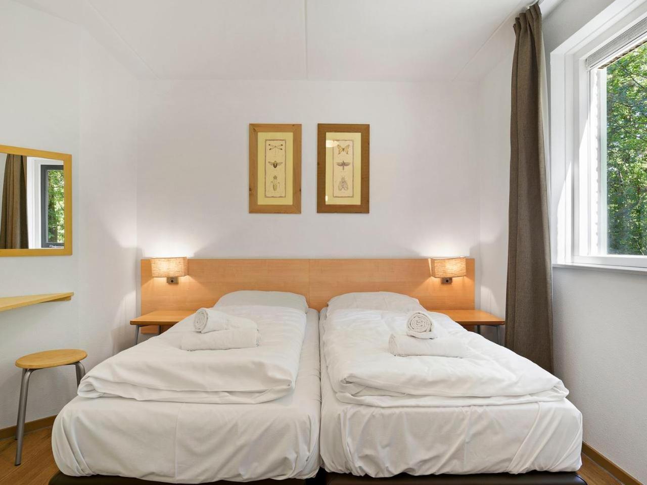 Luxury 4-Person Bungalow In The Holiday Park Landal Twenhaarsveld Holten Room photo