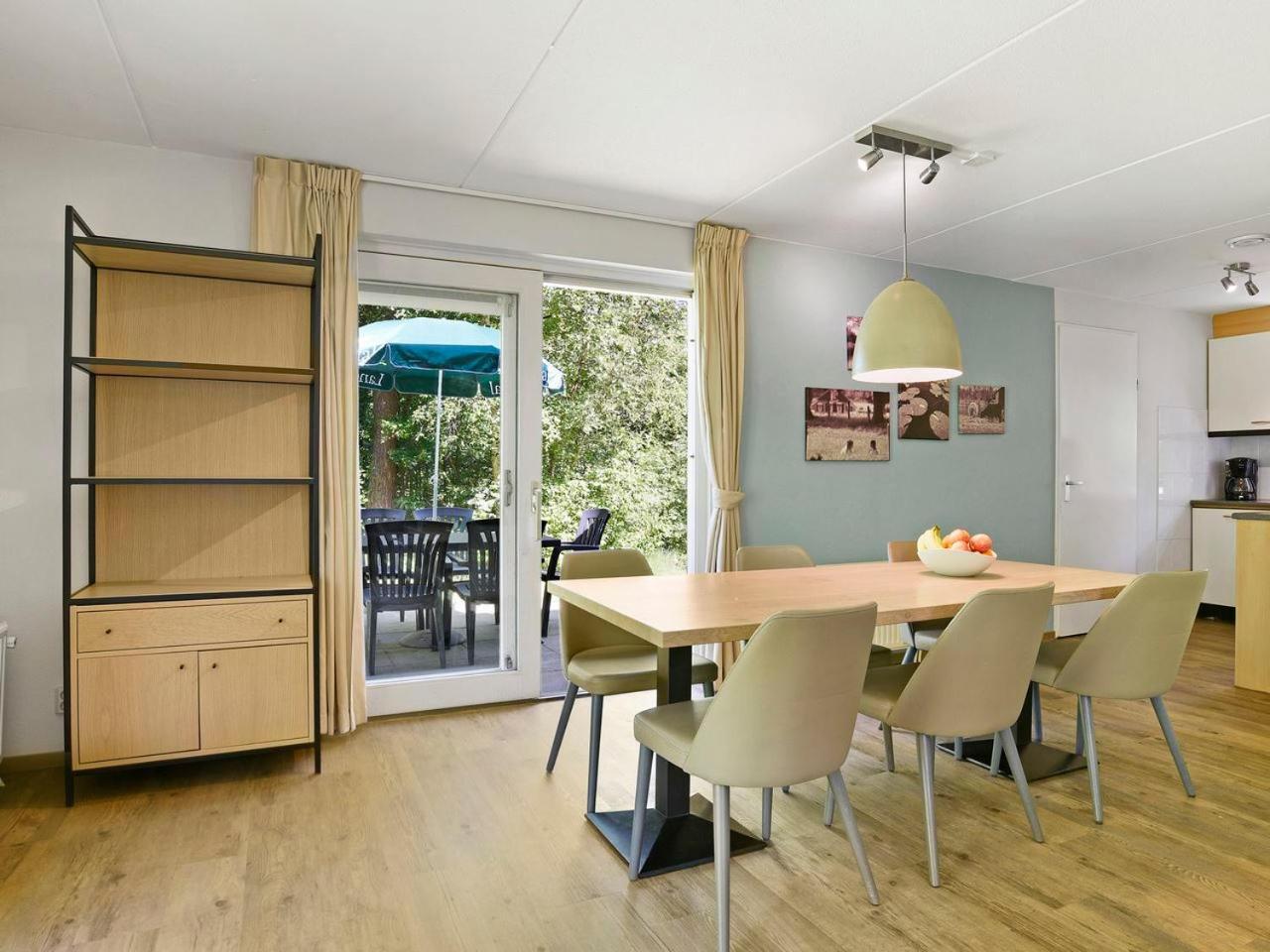 Luxury 4-Person Bungalow In The Holiday Park Landal Twenhaarsveld Holten Room photo