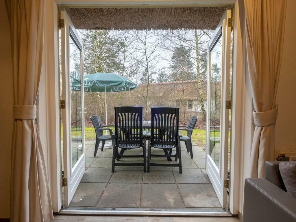 Luxury 4-Person Bungalow In The Holiday Park Landal Twenhaarsveld Holten Exterior photo